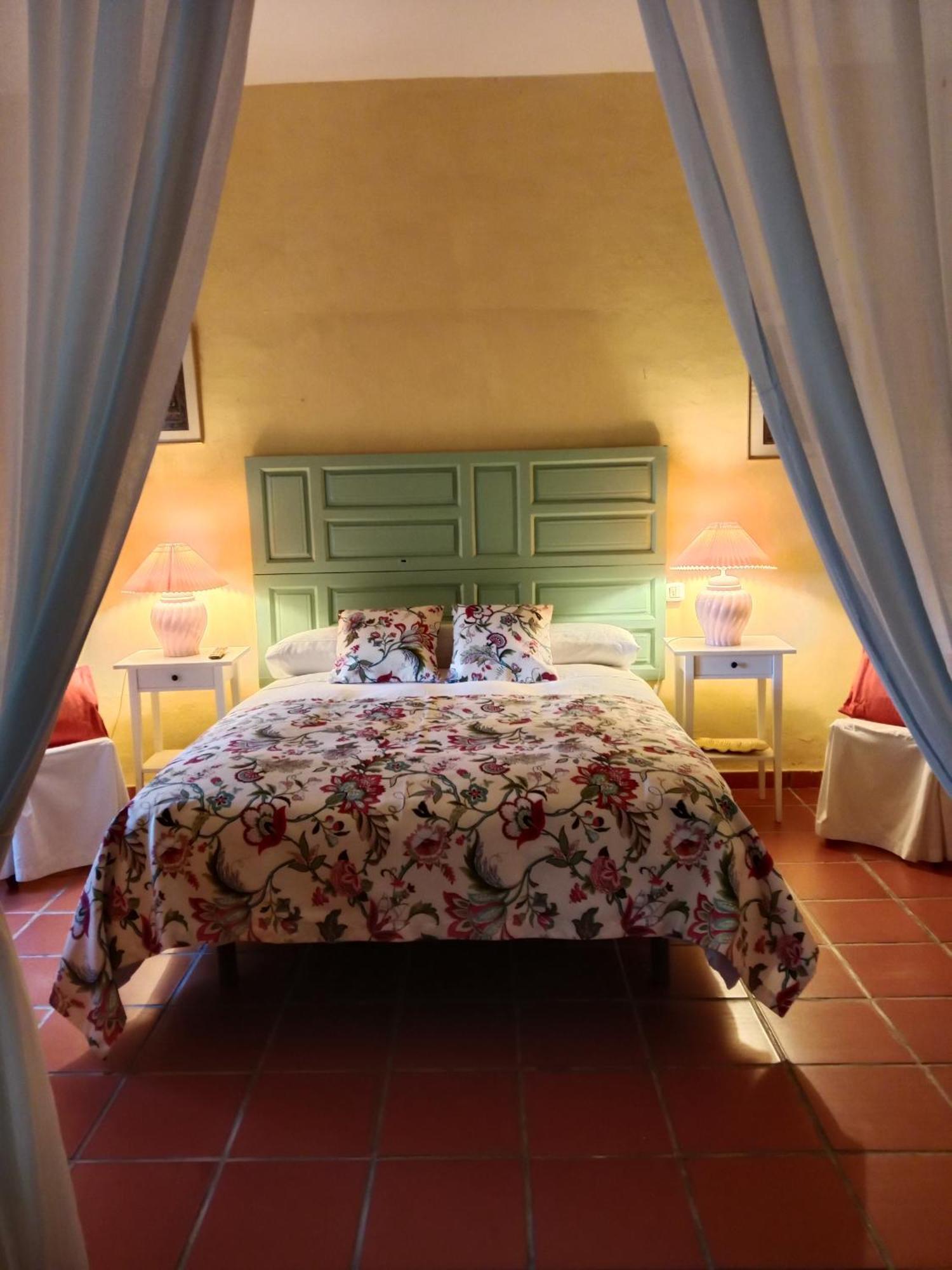 Hotel Rural El Vaqueril Navas Del Madrono ภายนอก รูปภาพ